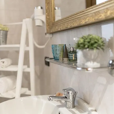 Mansarda Magritte Διαμέρισμα *