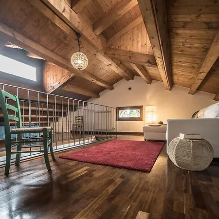 アパート Mansarda Magritte