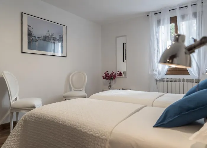 Apartman Mansarda Magritte Velence