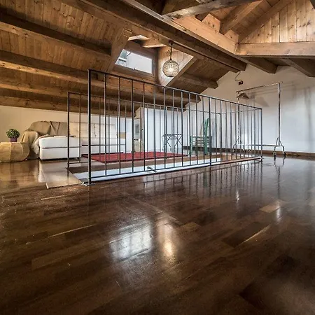 Apartman Mansarda Magritte