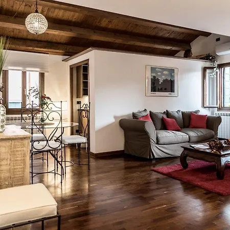 Mansarda Magritte Apartman Velence