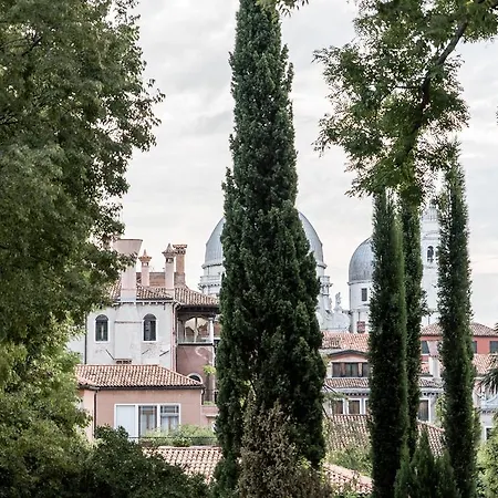 公寓 Mansarda Magritte *