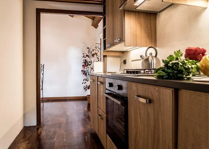 Mansarda Magritte 公寓 *